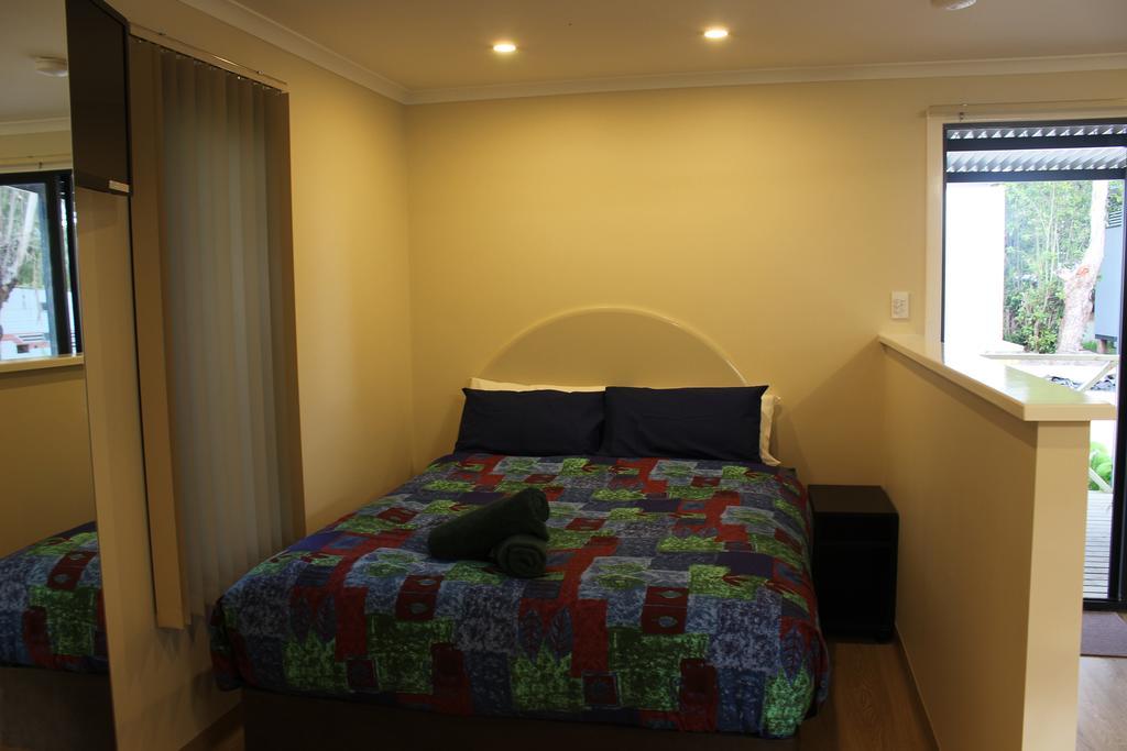 Hotel Acclaim Kingsway Tourist Park Madeley Zewnętrze zdjęcie