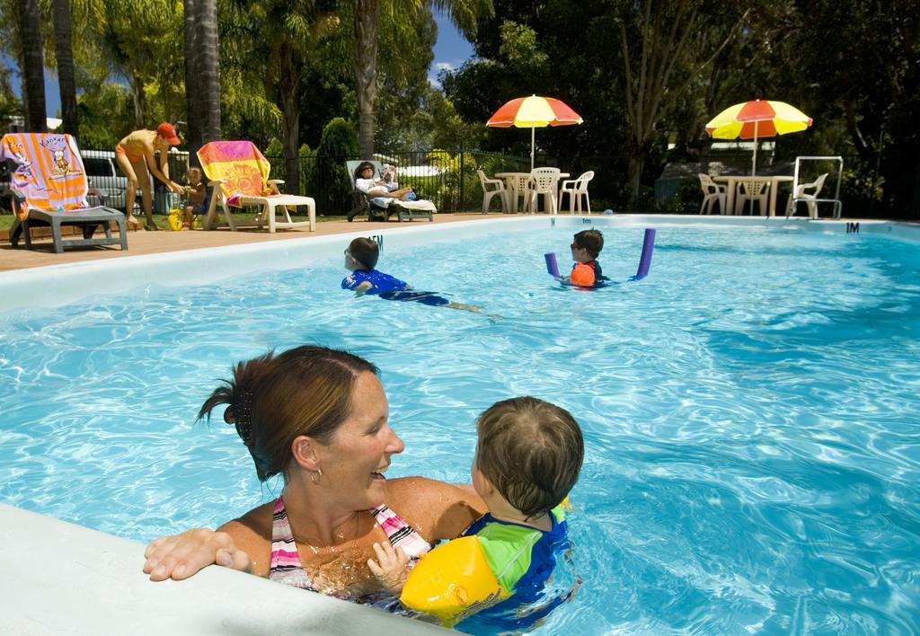 Hotel Acclaim Kingsway Tourist Park Madeley Zewnętrze zdjęcie