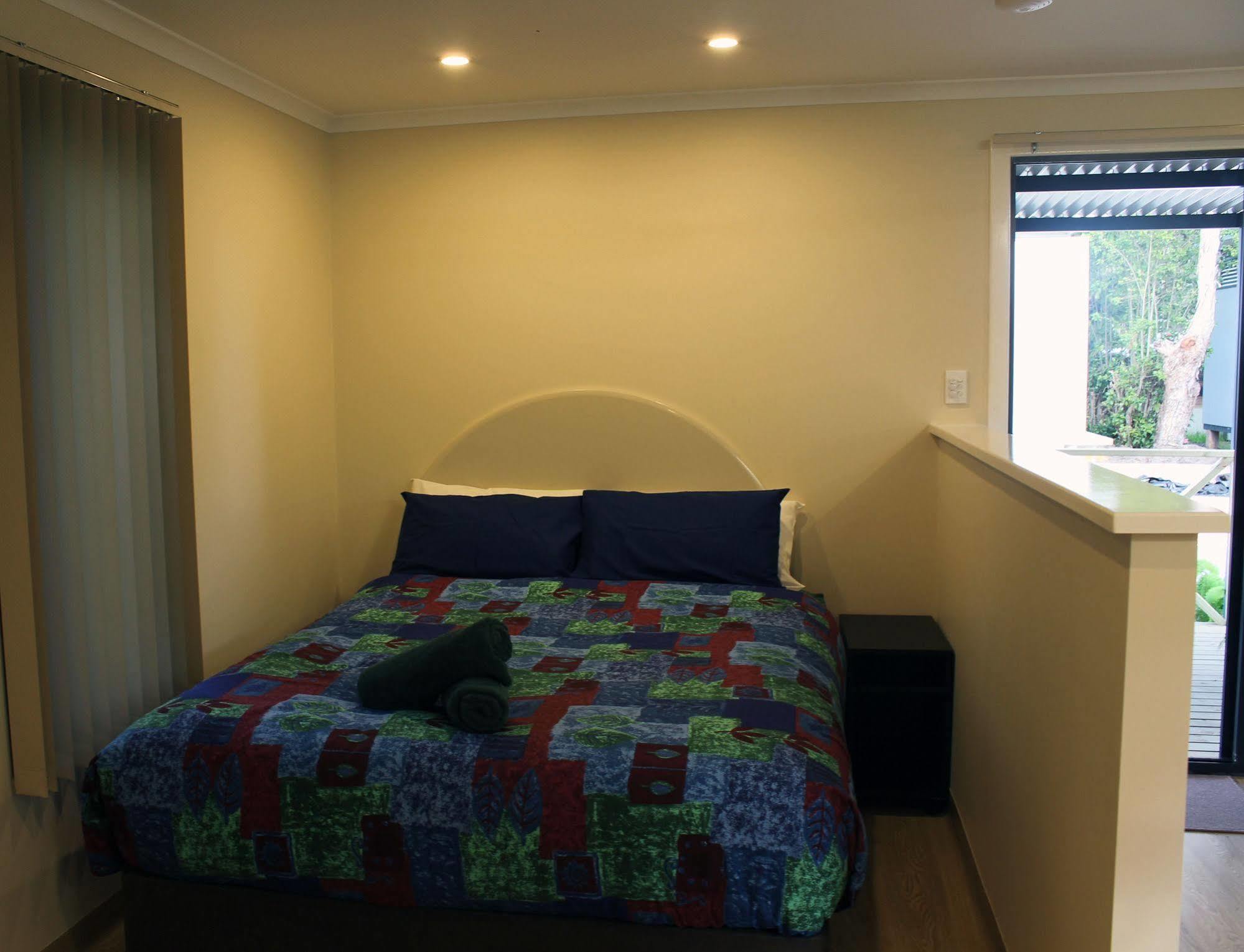 Hotel Acclaim Kingsway Tourist Park Madeley Zewnętrze zdjęcie