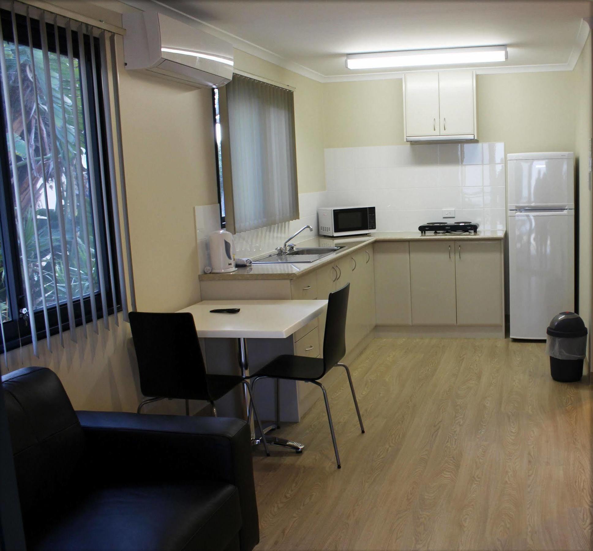 Hotel Acclaim Kingsway Tourist Park Madeley Zewnętrze zdjęcie