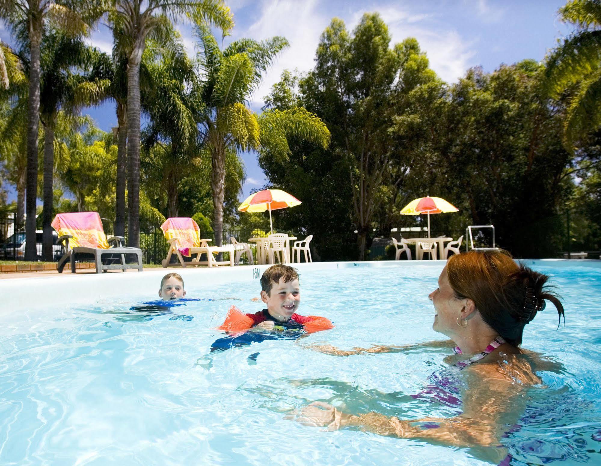 Hotel Acclaim Kingsway Tourist Park Madeley Zewnętrze zdjęcie